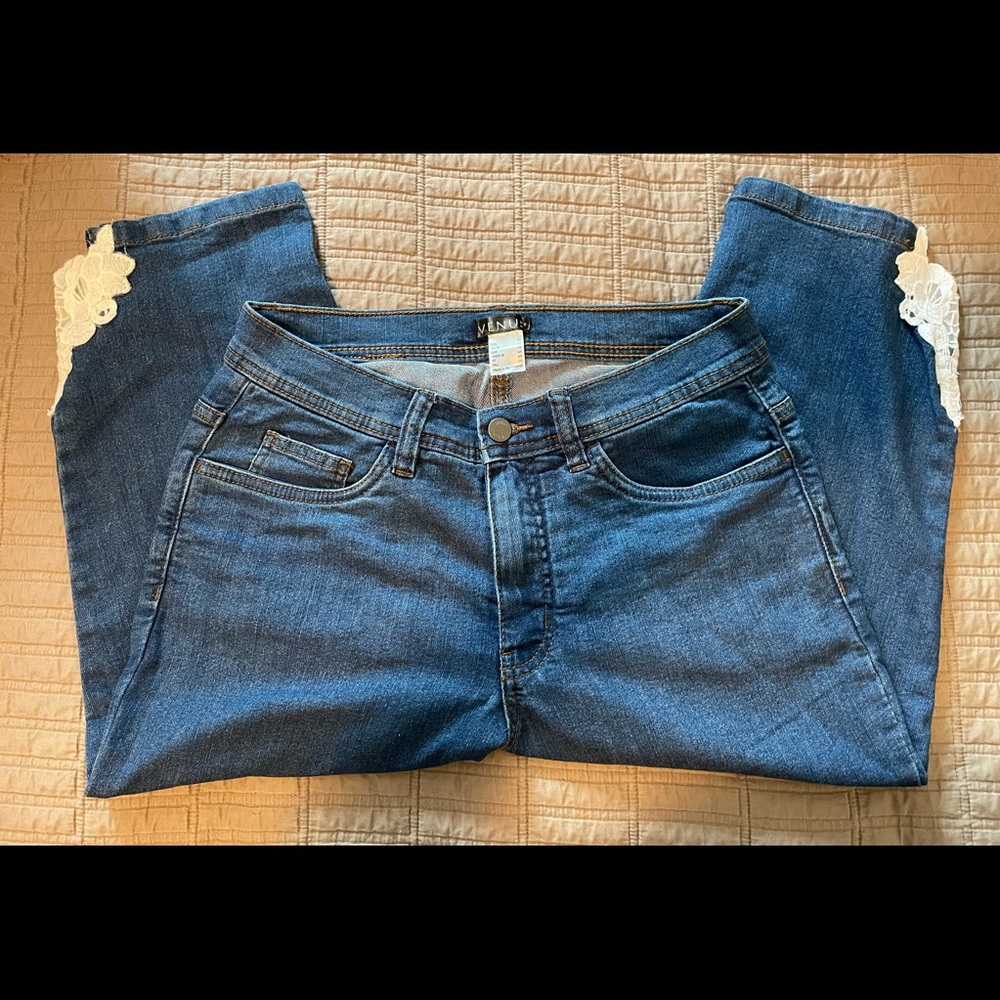 Venus lace trim capri jeans/pants Never worn!!